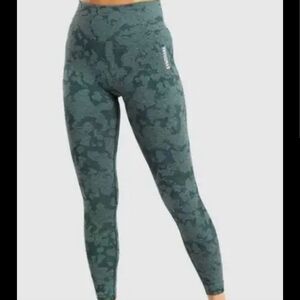 Gymshark Adapt Camo Seamless Leggings - Obsidian Green size Small